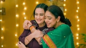 Anupama Embraces Devika